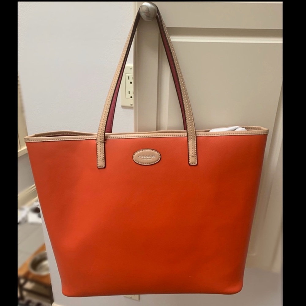 ✨Women’s Coach Park Metro Tote